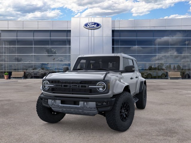Ford Bronco Vehicle Full-screen Gallery Image 2