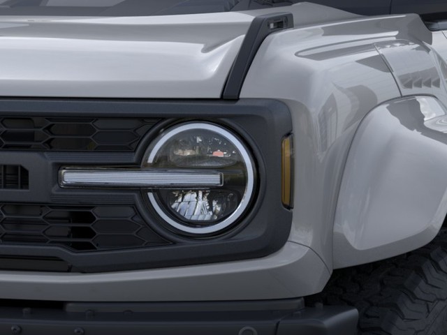 Ford Bronco Vehicle Full-screen Gallery Image 20