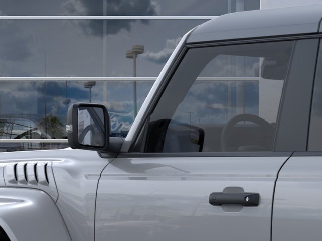 Ford Bronco Vehicle Full-screen Gallery Image 22