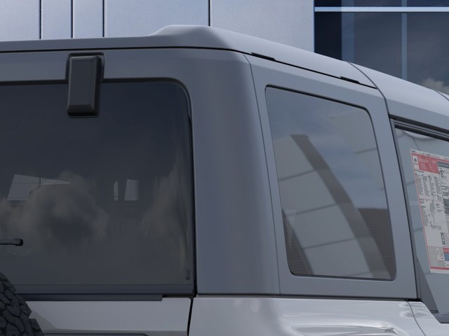 Ford Bronco Vehicle Full-screen Gallery Image 25