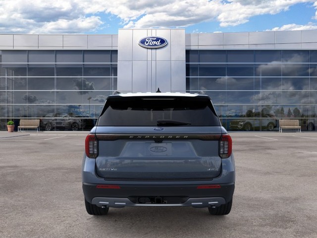Ford Explorer Vehicle Full-screen Gallery Image 5
