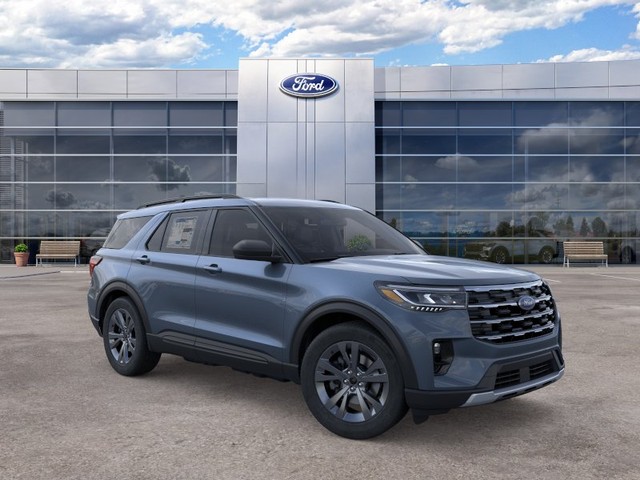Ford Explorer Vehicle Full-screen Gallery Image 7