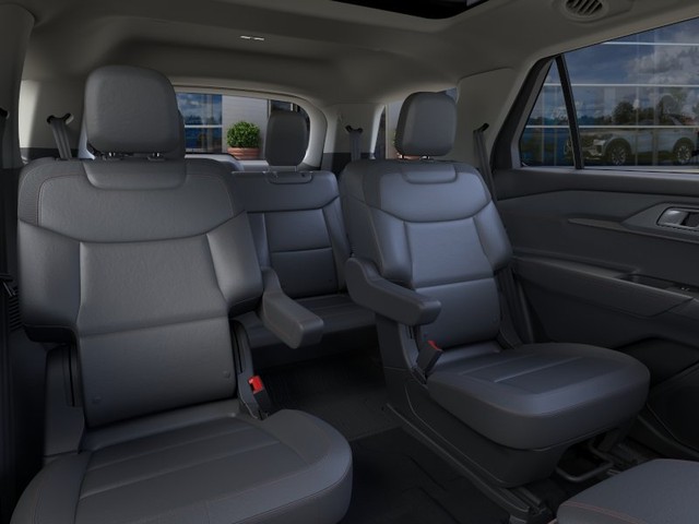 Ford Explorer Vehicle Full-screen Gallery Image 11