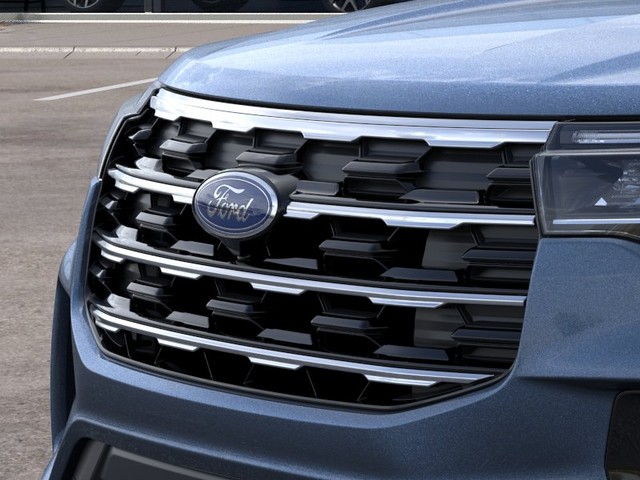 Ford Explorer Vehicle Full-screen Gallery Image 17