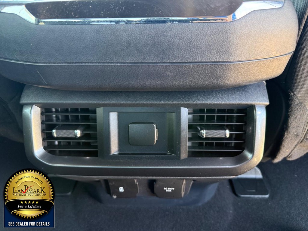 Ford F-150 Vehicle Full-screen Gallery Image 17