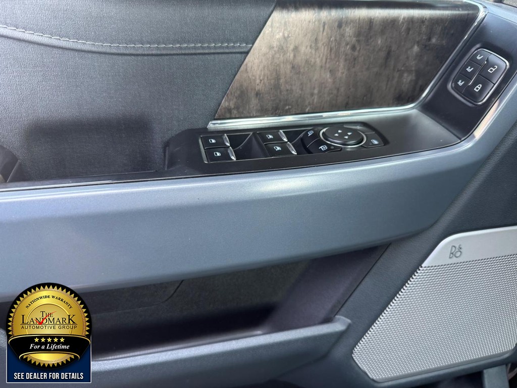 Ford F-150 Vehicle Full-screen Gallery Image 8