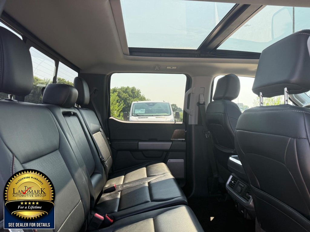 Ford F-150 Vehicle Full-screen Gallery Image 16