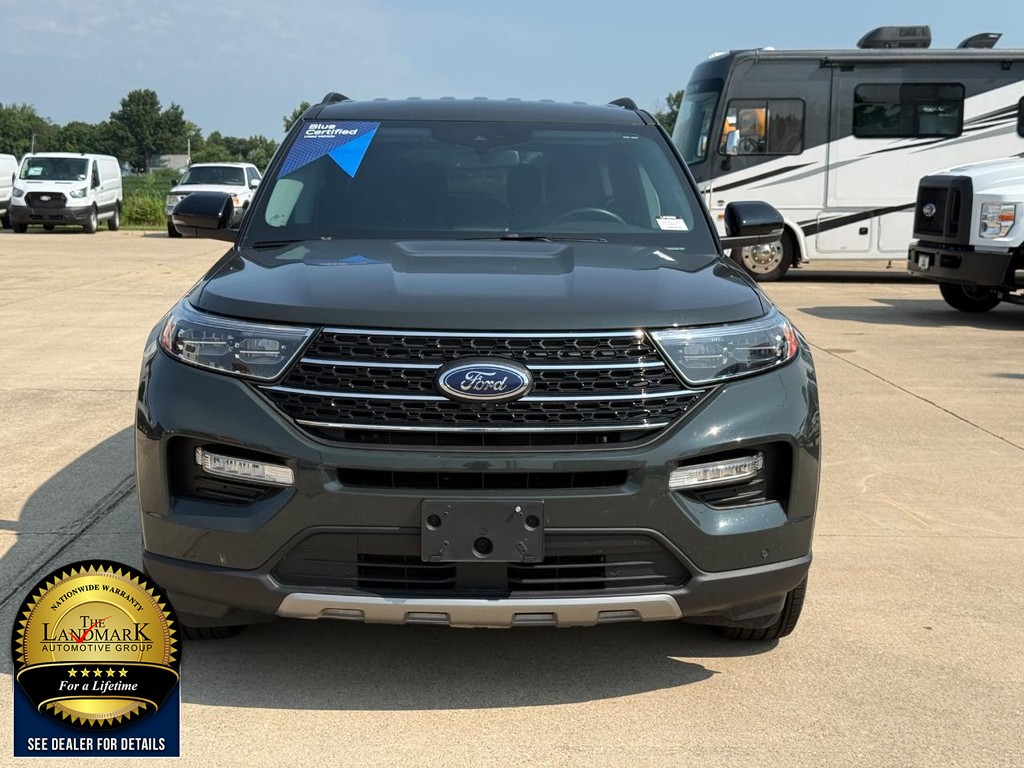 Ford Explorer Vehicle Full-screen Gallery Image 2