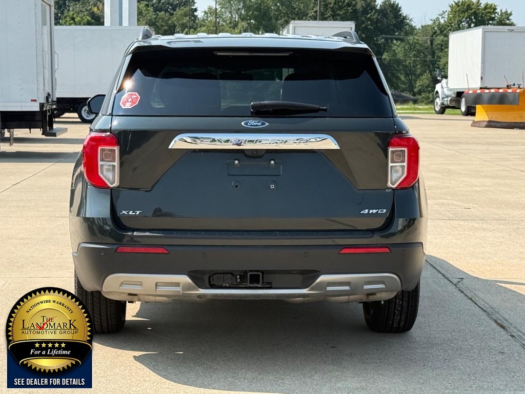 Ford Explorer Vehicle Full-screen Gallery Image 6