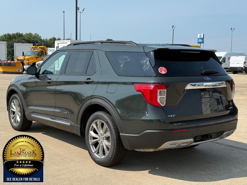 Ford Explorer Vehicle Full-screen Gallery Image 7