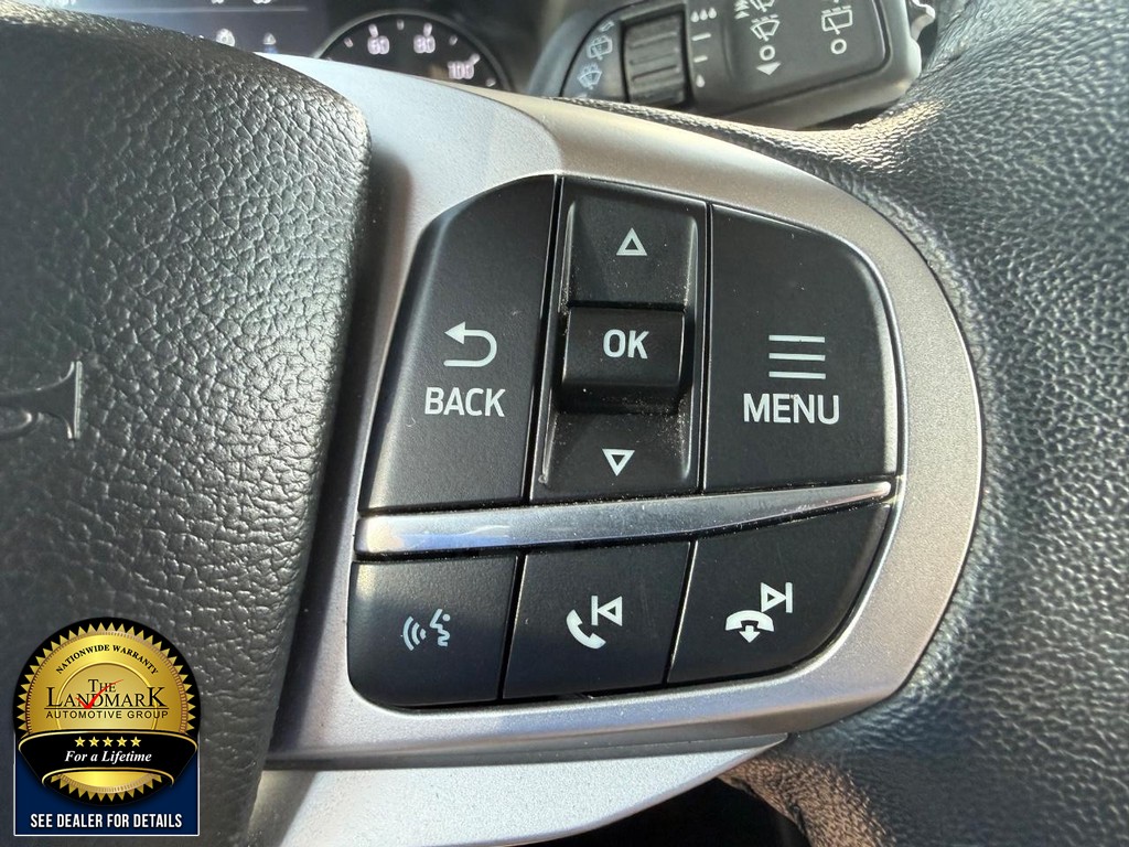 Ford Explorer Vehicle Full-screen Gallery Image 11