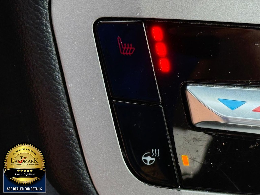 Ford Explorer Vehicle Full-screen Gallery Image 14