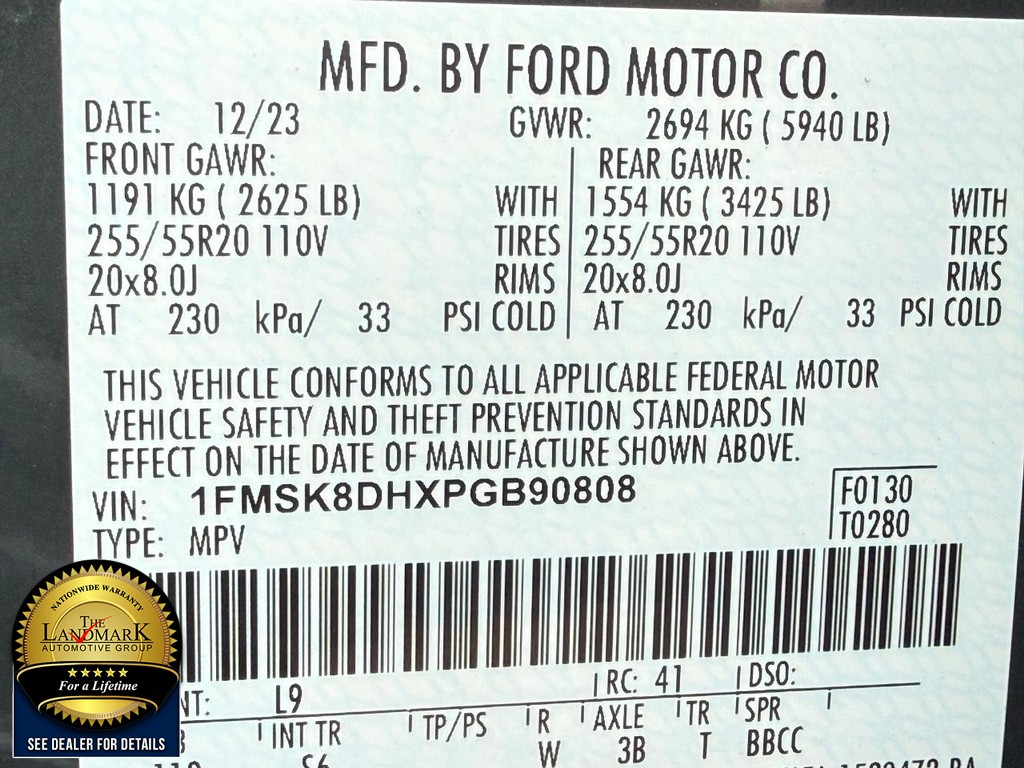 Ford Explorer Vehicle Full-screen Gallery Image 23