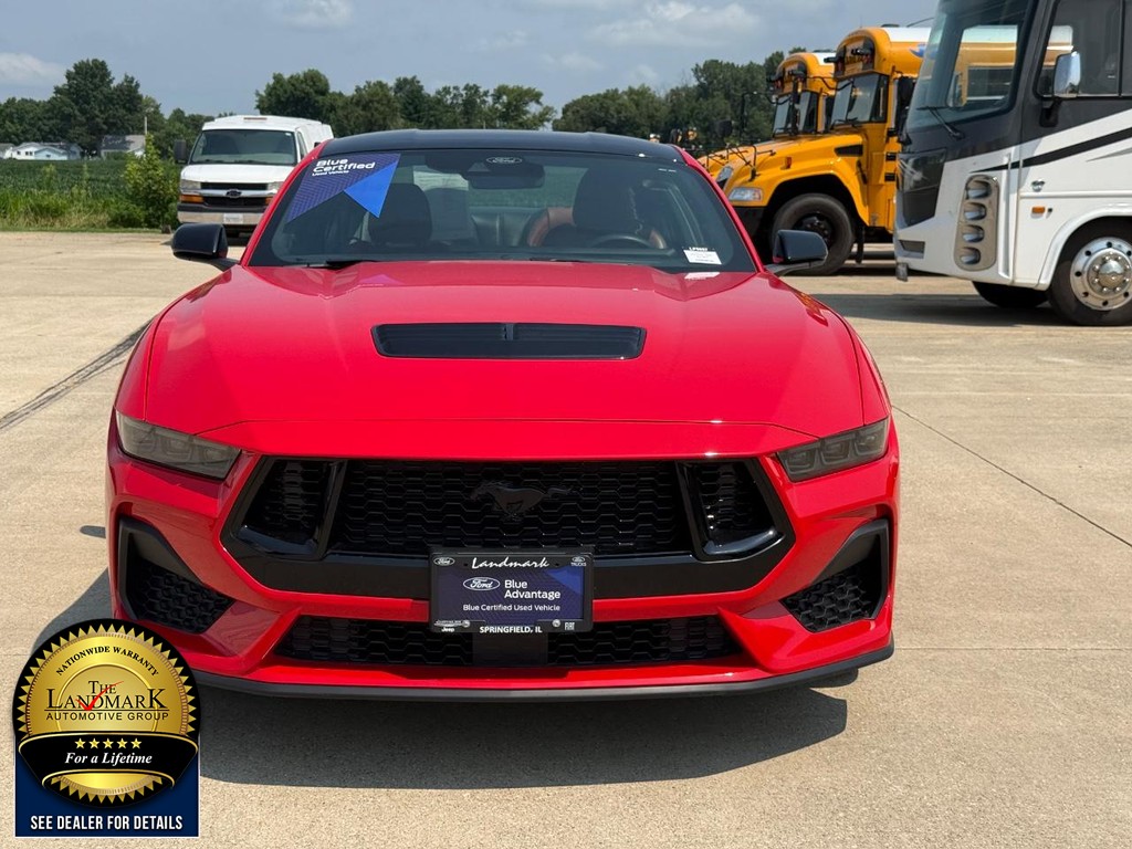 Ford Mustang Vehicle Full-screen Gallery Image 02