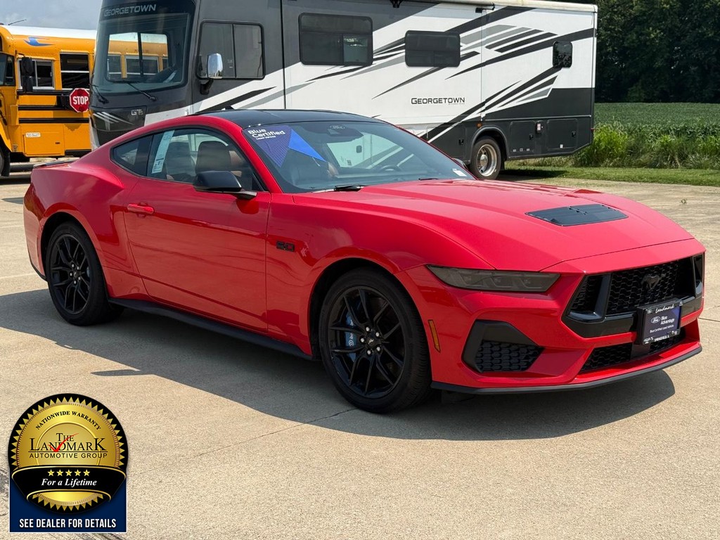 Ford Mustang Vehicle Full-screen Gallery Image 03
