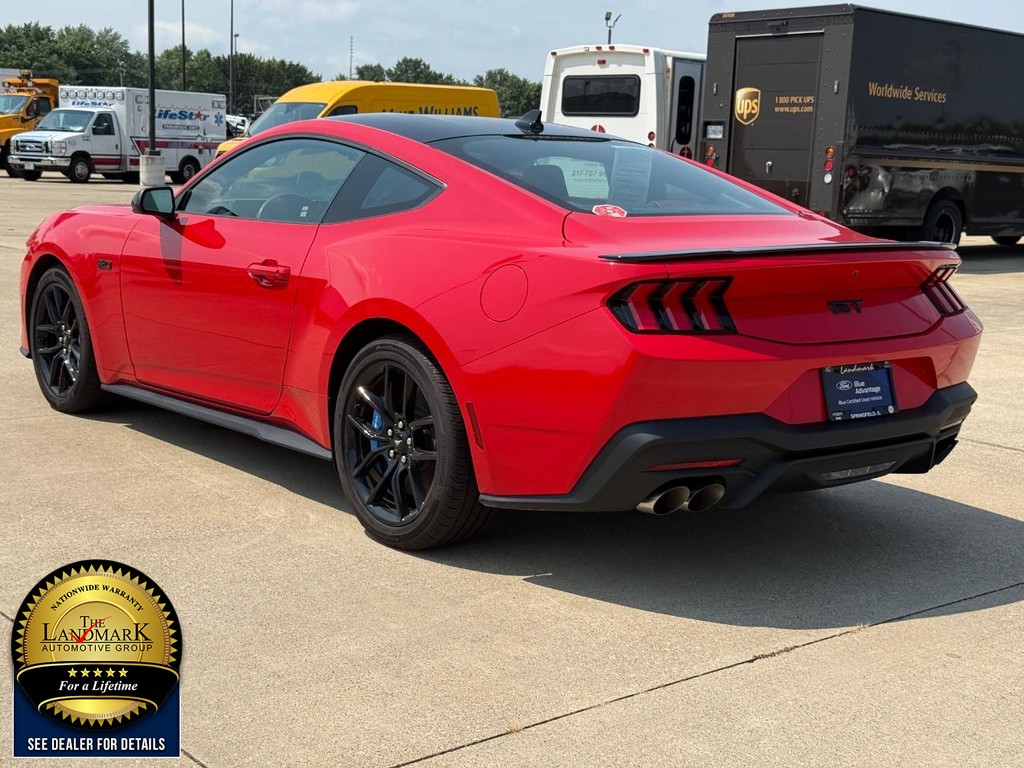 Ford Mustang Vehicle Full-screen Gallery Image 07