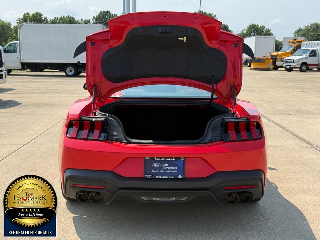 Ford Mustang Vehicle Full-screen Gallery Image 20