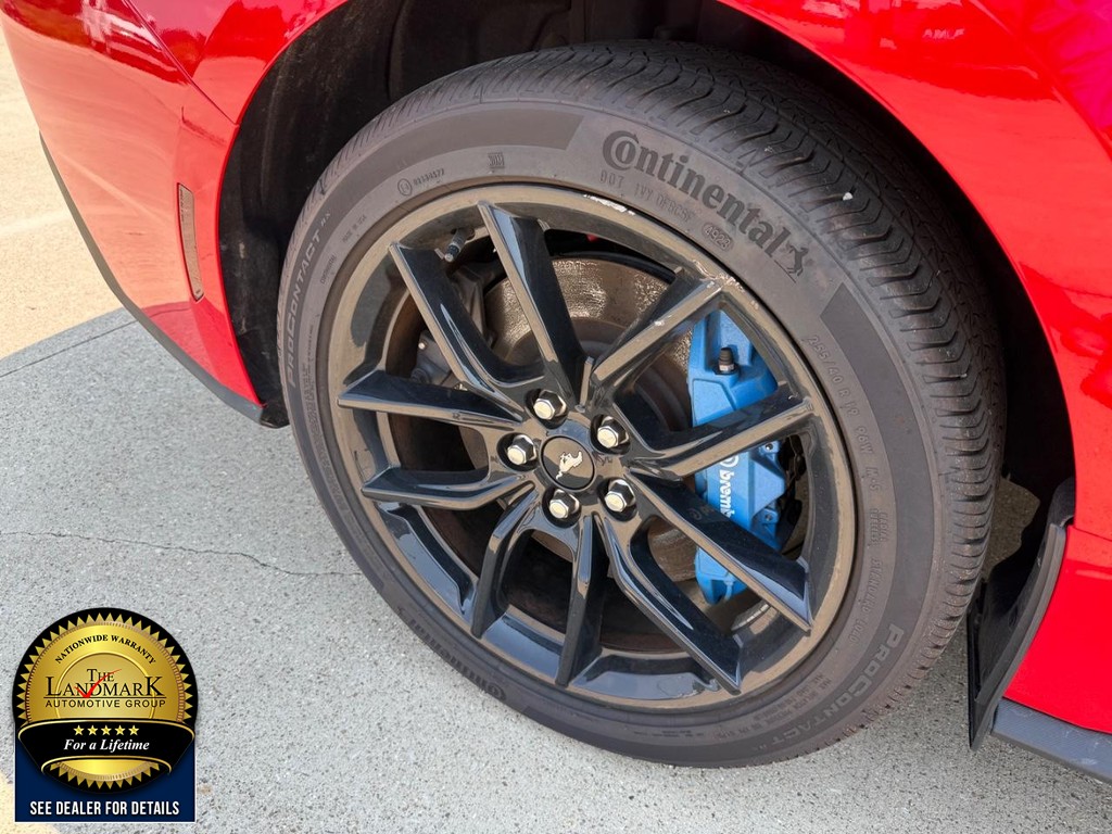 Ford Mustang Vehicle Full-screen Gallery Image 21