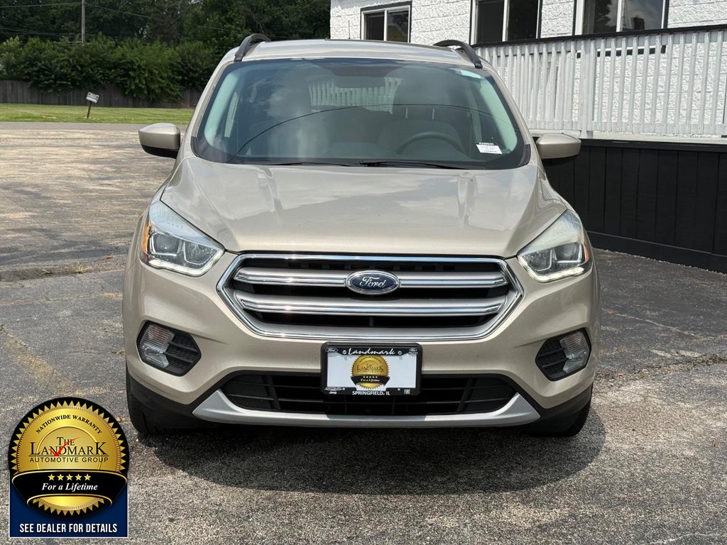 Ford Escape Vehicle Full-screen Gallery Image 2