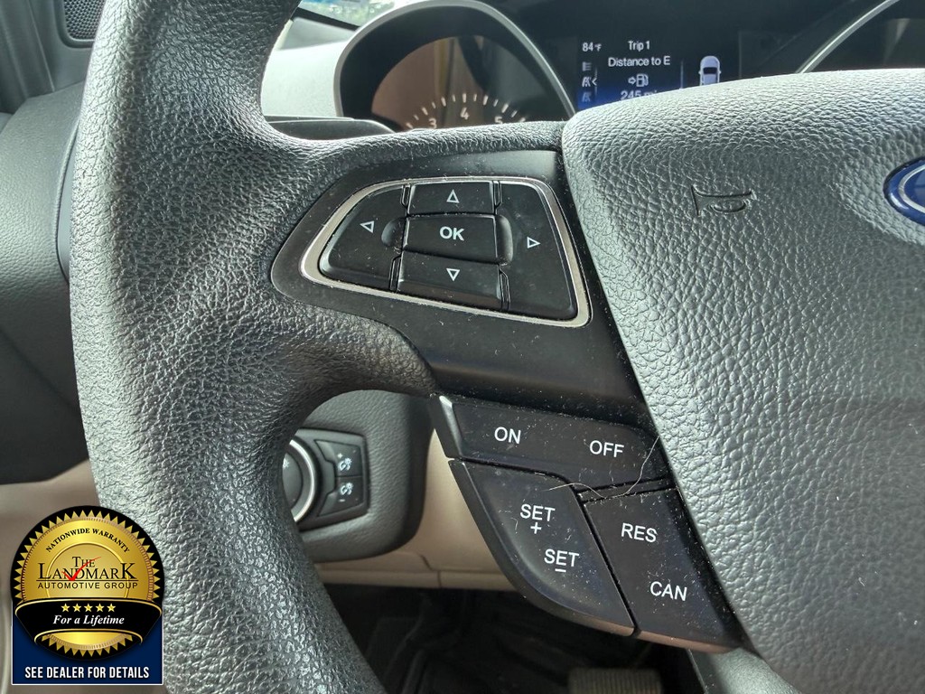 Ford Escape Vehicle Full-screen Gallery Image 10