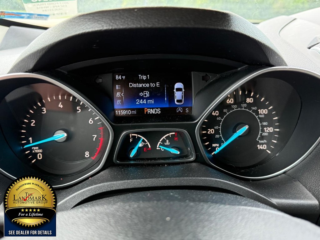 Ford Escape Vehicle Full-screen Gallery Image 12