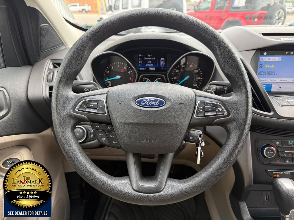 Ford Escape Vehicle Full-screen Gallery Image 17