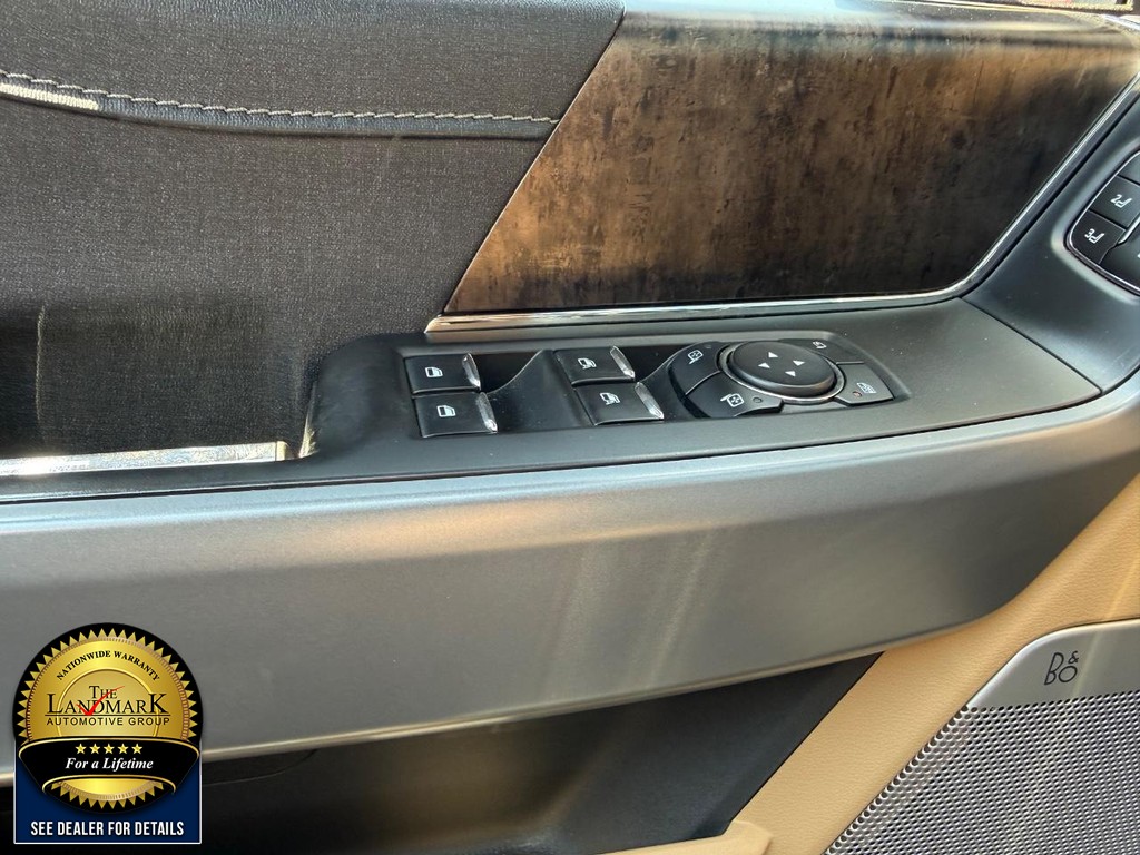Ford F-150 Vehicle Full-screen Gallery Image 8