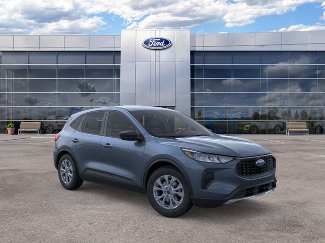 Ford Escape Vehicle Full-screen Gallery Image 7