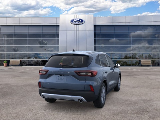 Ford Escape Vehicle Full-screen Gallery Image 8