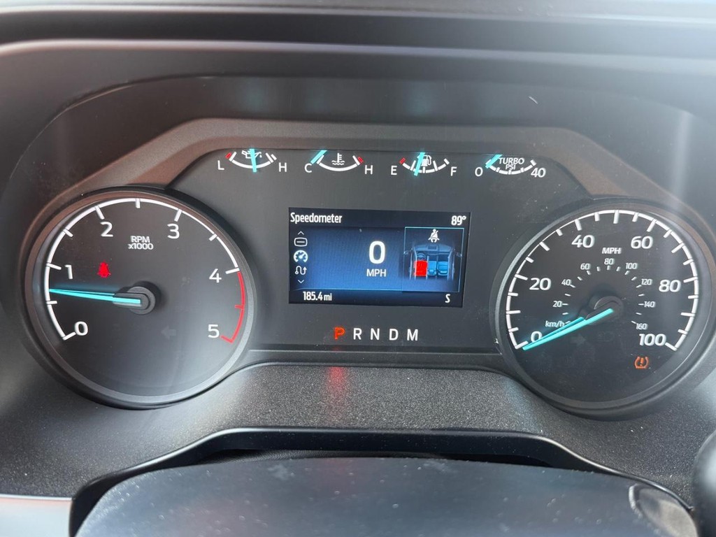 Ford Super Duty F-550 DRW Vehicle Full-screen Gallery Image 12