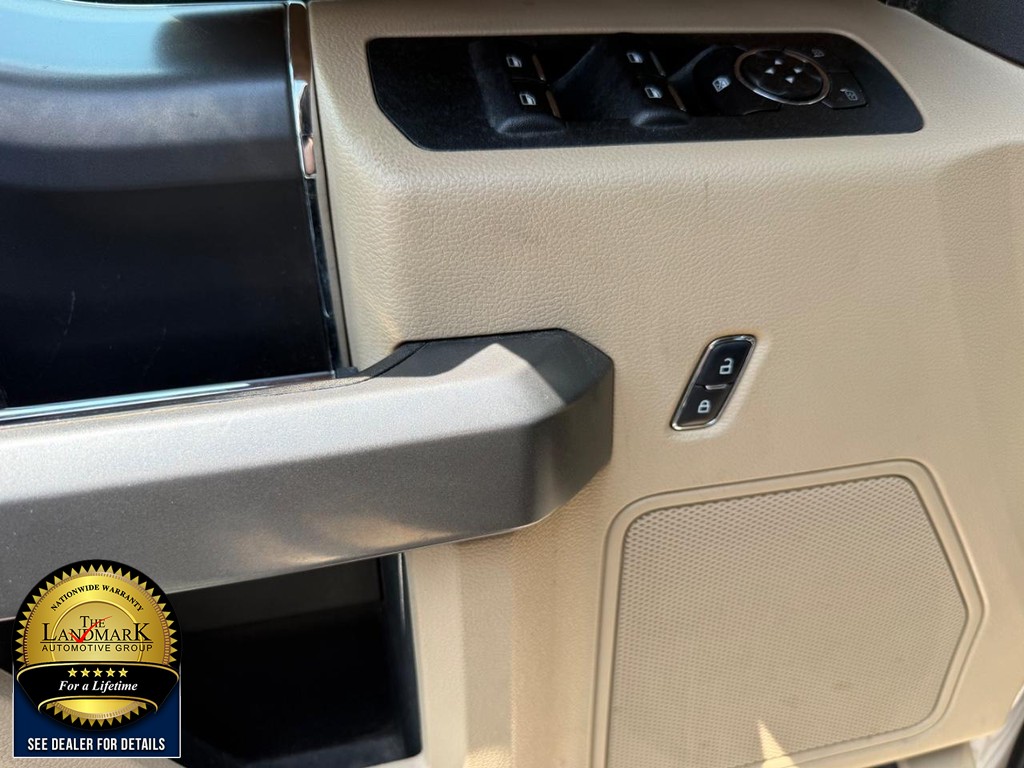 Ford F-150 Vehicle Full-screen Gallery Image 8