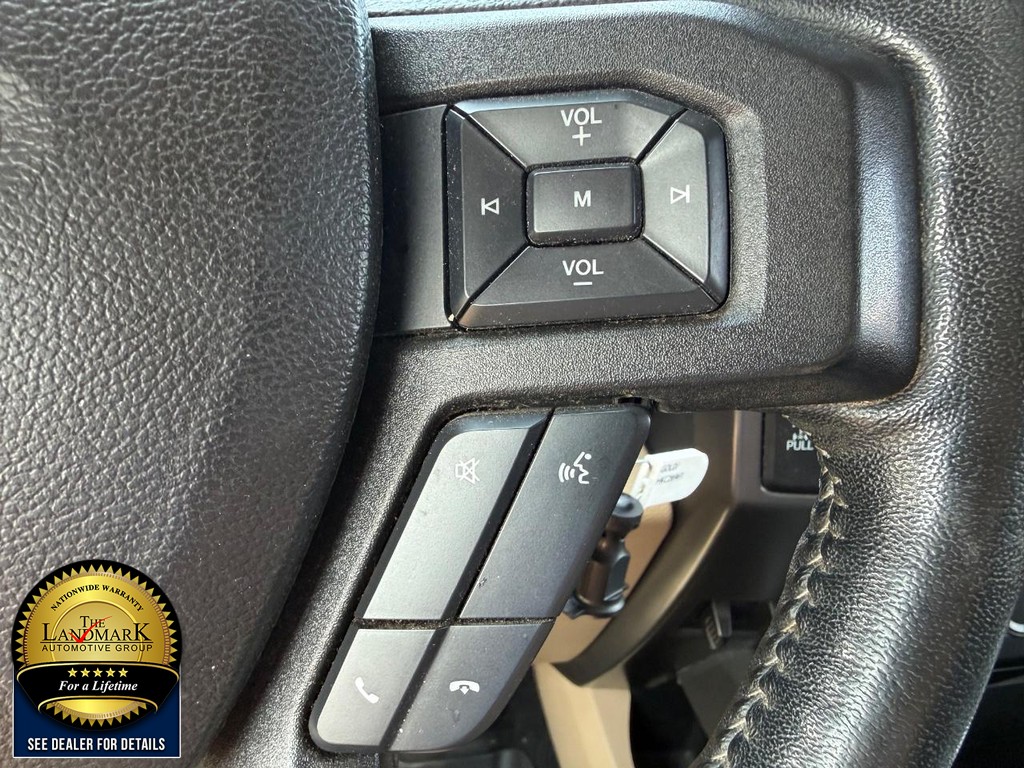 Ford F-150 Vehicle Full-screen Gallery Image 11