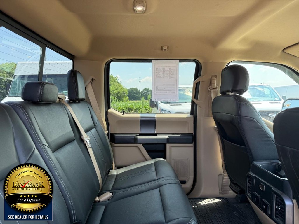 Ford F-150 Vehicle Full-screen Gallery Image 16