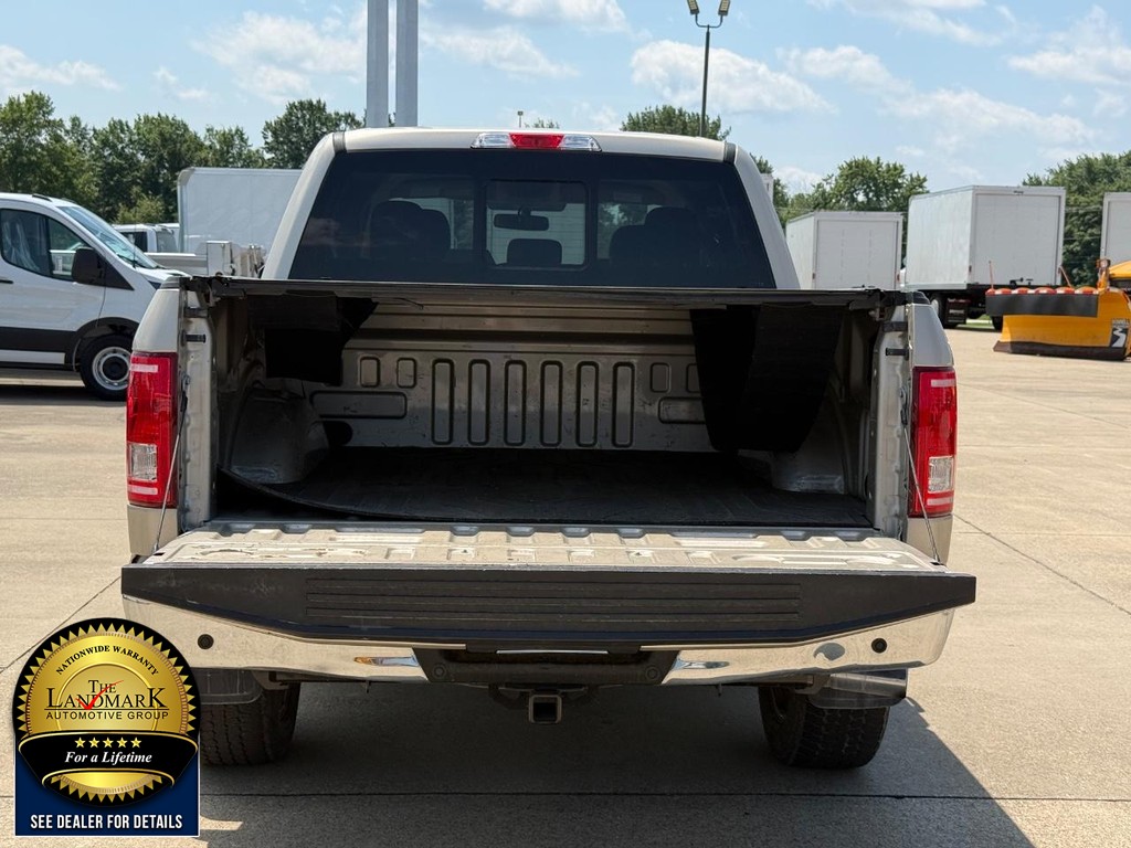 Ford F-150 Vehicle Full-screen Gallery Image 21