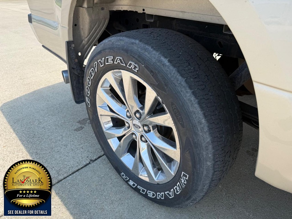 Ford F-150 Vehicle Full-screen Gallery Image 22