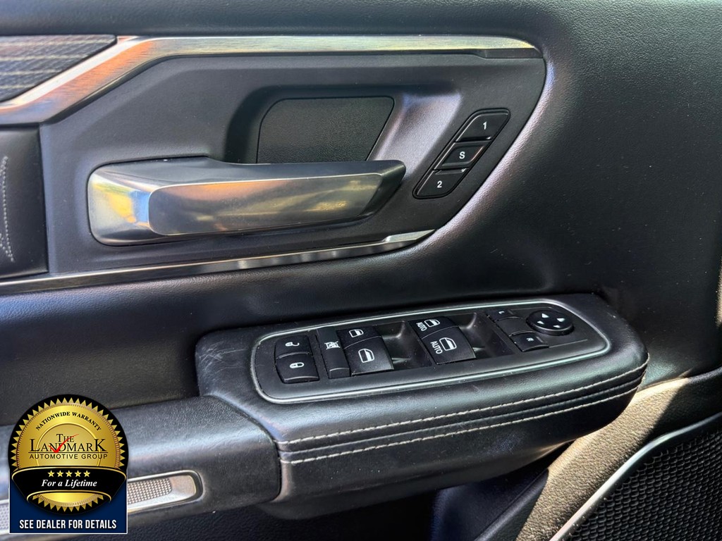 Ram 1500 Vehicle Full-screen Gallery Image 8