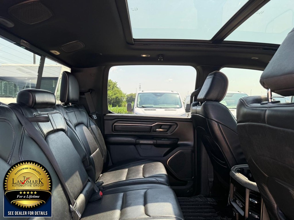 Ram 1500 Vehicle Full-screen Gallery Image 16