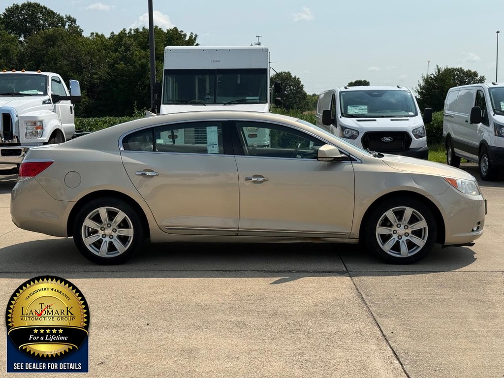 Buick LaCrosse Vehicle Full-screen Gallery Image 04