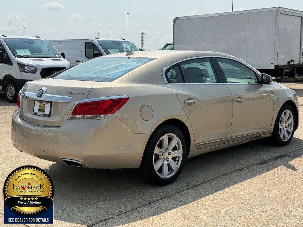 Buick LaCrosse Vehicle Full-screen Gallery Image 05