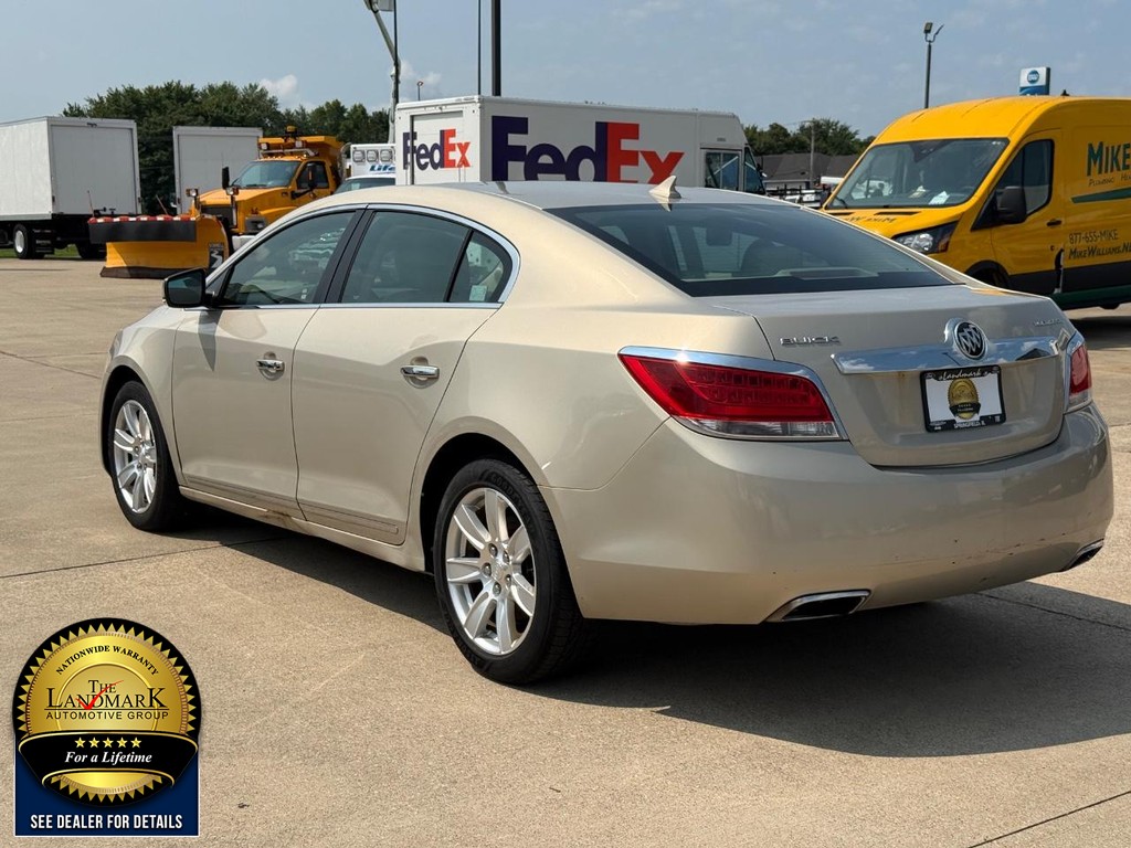 Buick LaCrosse Vehicle Full-screen Gallery Image 07