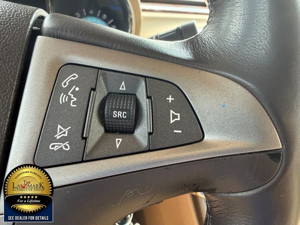 Buick LaCrosse Vehicle Full-screen Gallery Image 11