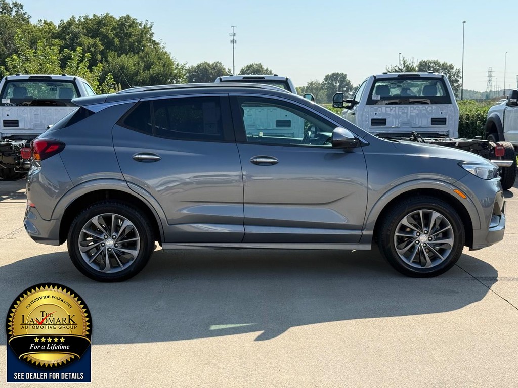 Buick Encore GX Vehicle Full-screen Gallery Image 04