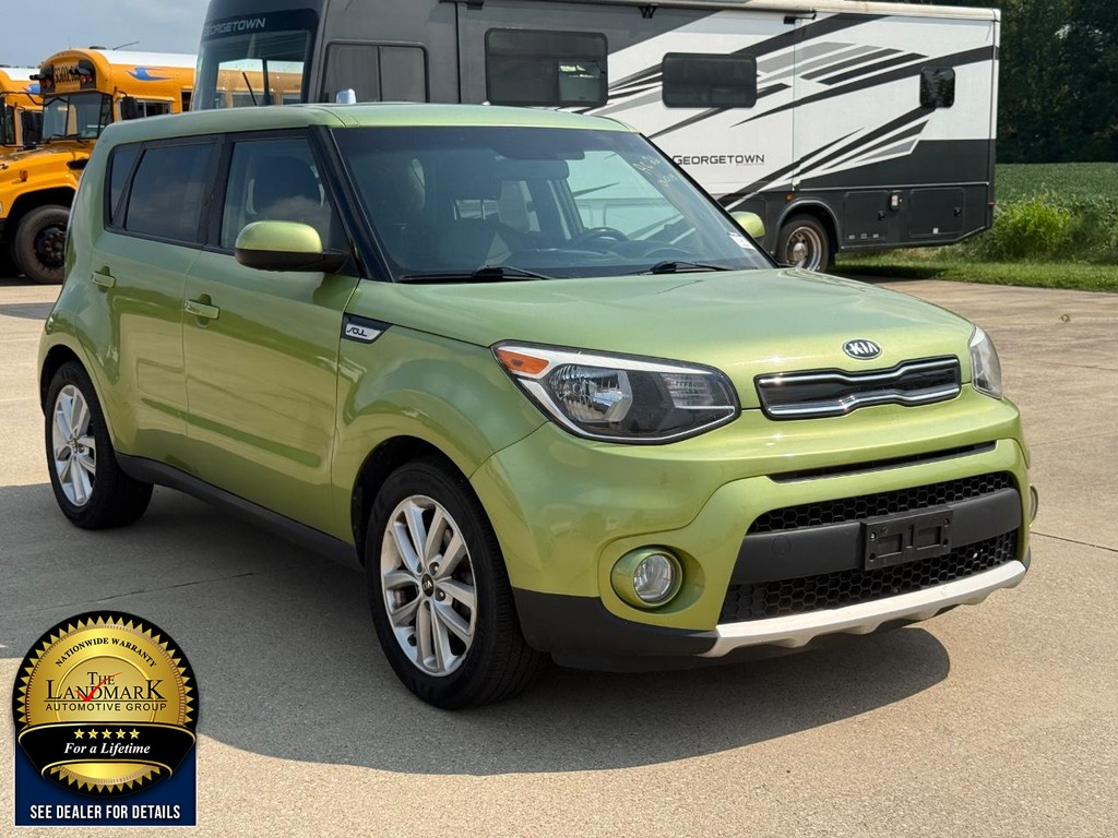 Kia Soul Vehicle Full-screen Gallery Image 3