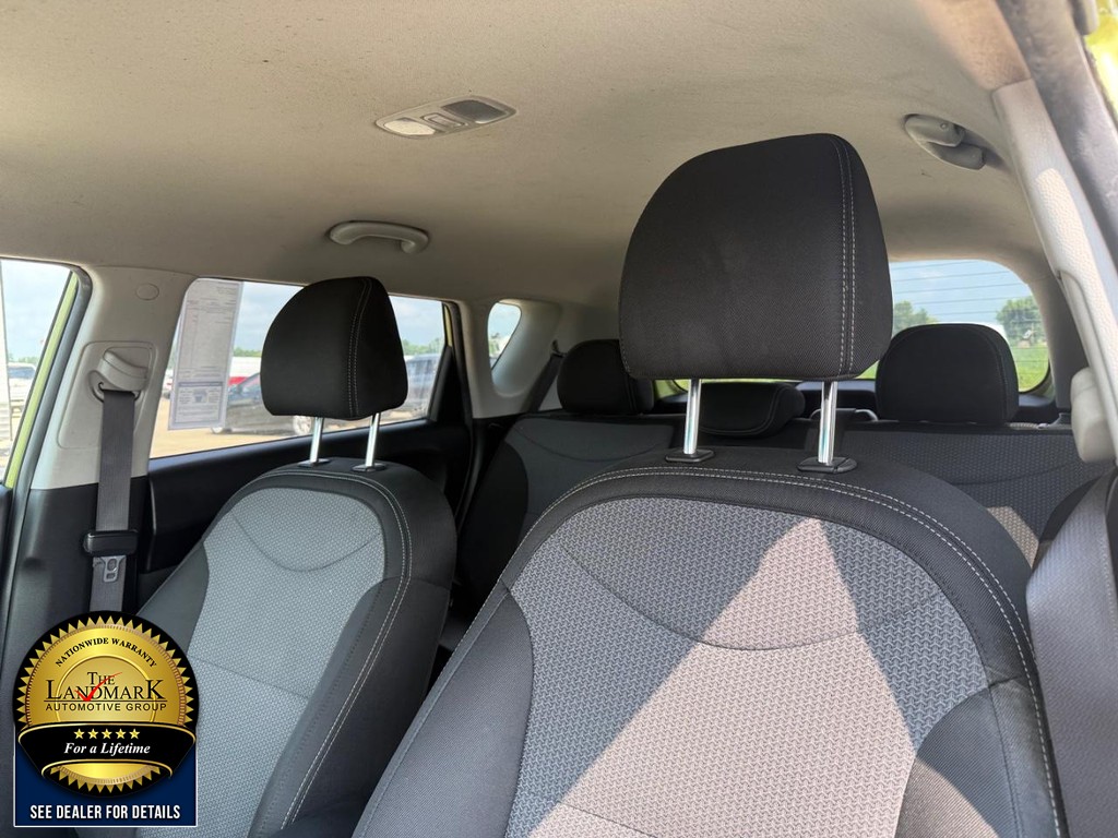 Kia Soul Vehicle Full-screen Gallery Image 9