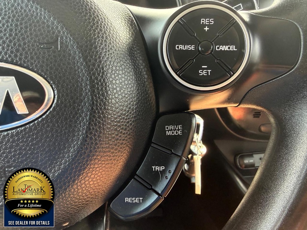 Kia Soul Vehicle Full-screen Gallery Image 11