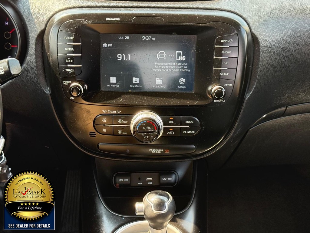 Kia Soul Vehicle Full-screen Gallery Image 17