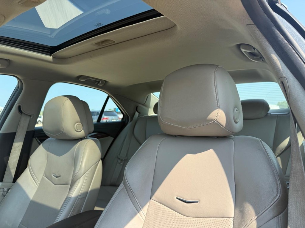 Cadillac ATS Vehicle Full-screen Gallery Image 9