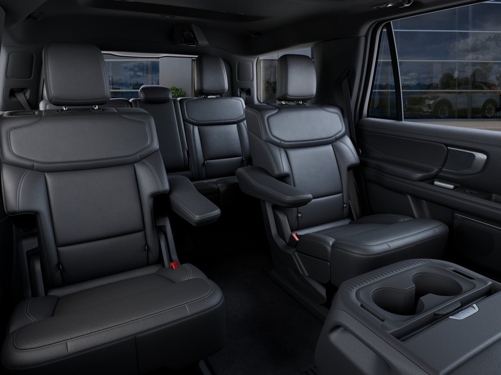 Ford Expedition Vehicle Full-screen Gallery Image 11