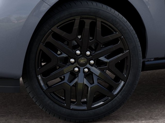 Ford Expedition Vehicle Full-screen Gallery Image 19
