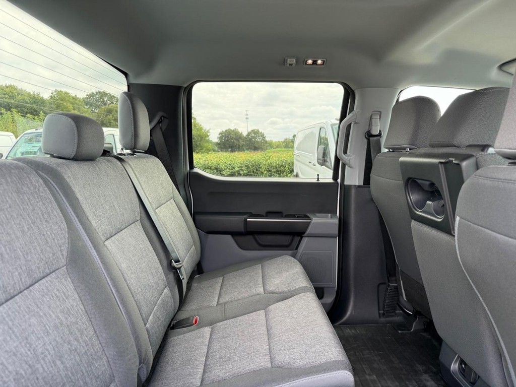 Ford F-150 Vehicle Full-screen Gallery Image 14